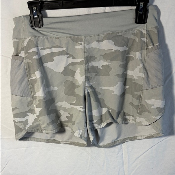 Athleta Other - Athleta Girl Printed Record Breaker 3” Short - XXL(16) Gray Camouflage